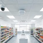 零售连锁行业弱电方案：某连锁便利店 320 家门店统一弱电智能化升级方案（8 周全国推广 · 单店造价 1.8 万元）